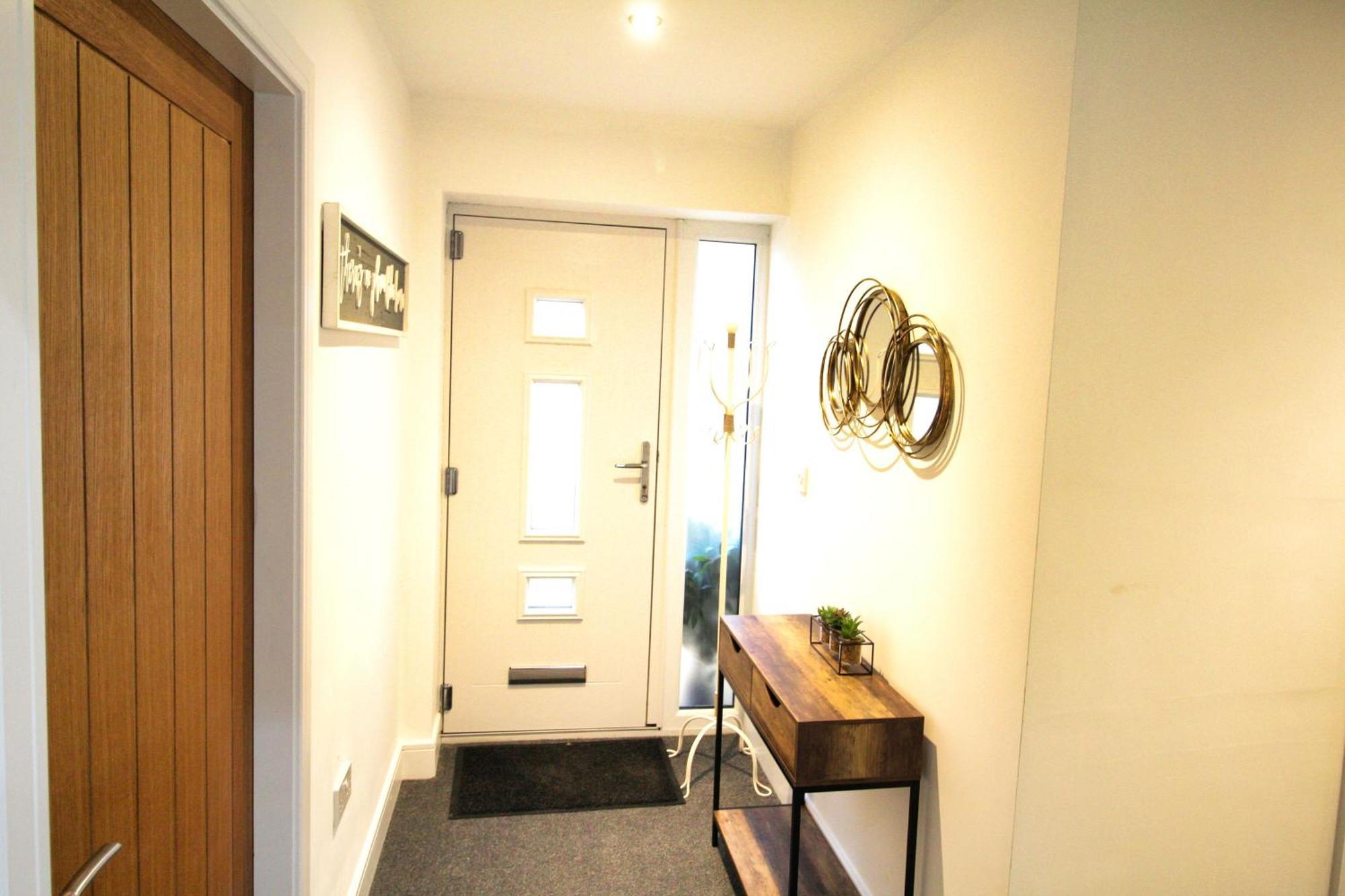 Rotherham - Rawmarsh - Great Customer Feedback - 2 Bed Bungalow - New Build - High End Furnishings - Wheel Chair Accessible - Large Enclosed Garden - Dog Friendly Extérieur photo