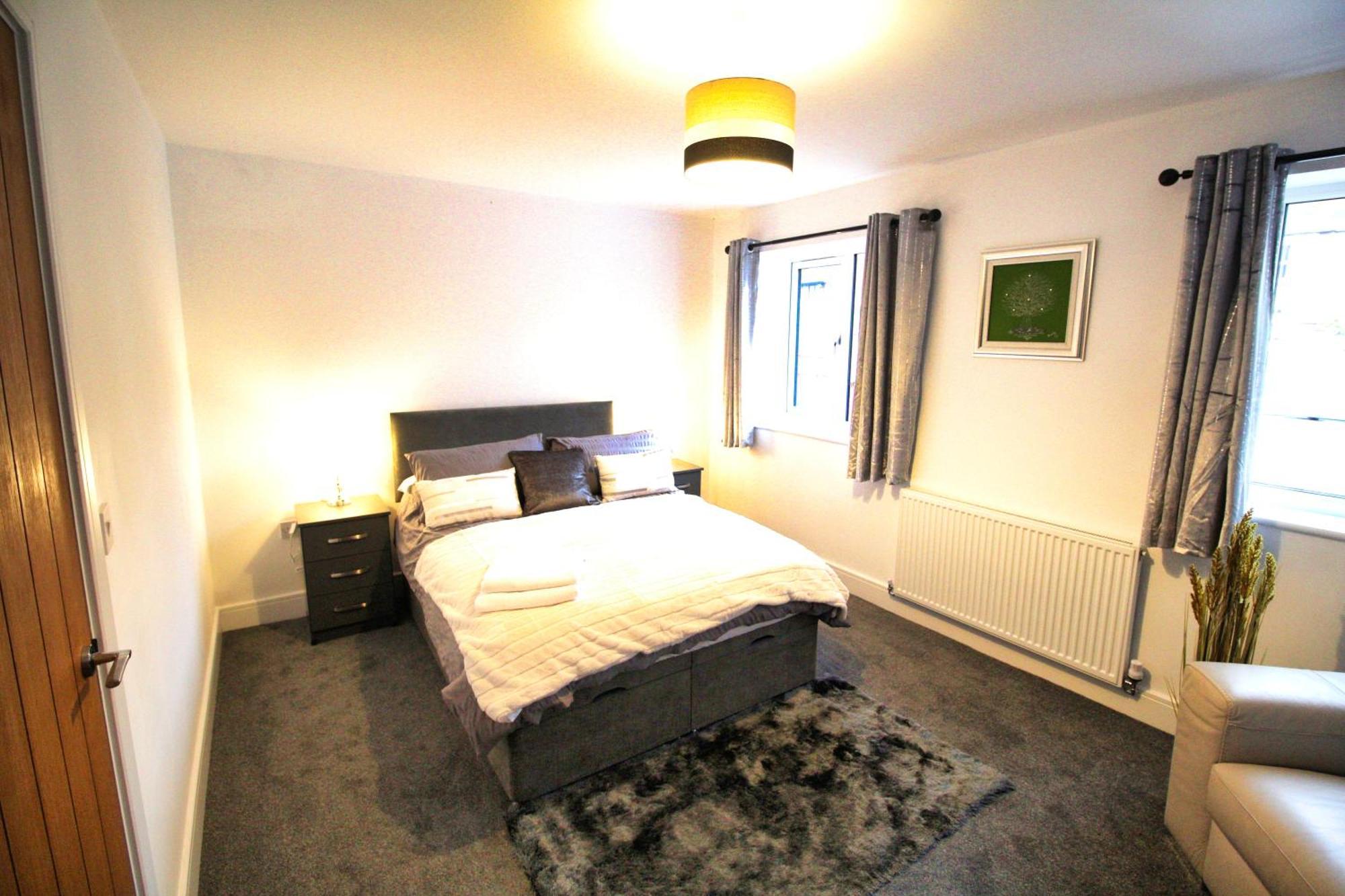 Rotherham - Rawmarsh - Great Customer Feedback - 2 Bed Bungalow - New Build - High End Furnishings - Wheel Chair Accessible - Large Enclosed Garden - Dog Friendly Extérieur photo