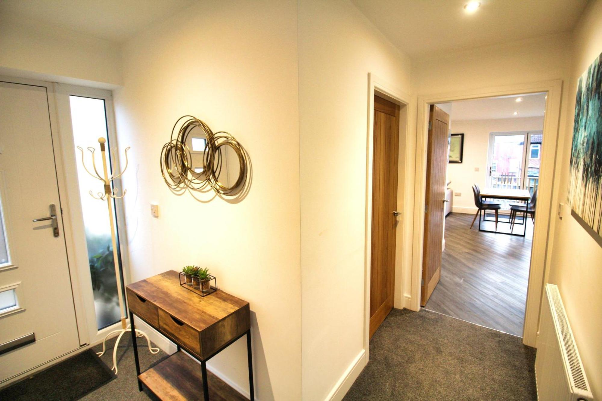 Rotherham - Rawmarsh - Great Customer Feedback - 2 Bed Bungalow - New Build - High End Furnishings - Wheel Chair Accessible - Large Enclosed Garden - Dog Friendly Extérieur photo